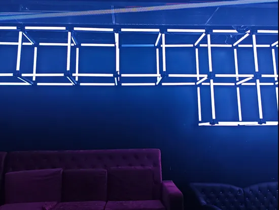 Настенный светильник DMX 512. Архитектурное освещение. IP65. Наружный настенный светильник. Светодиодная панель RGB.